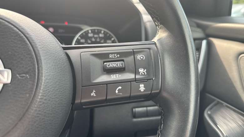 Nissan Qashqai 1.3 DiG-T MH Acenta Premium 5dr Petrol Hatchback